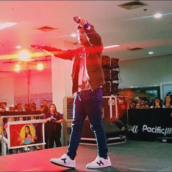 Meet your Posher, Josh - Picture 6 of 8